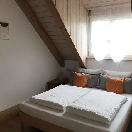 Kronengarten Apartment *